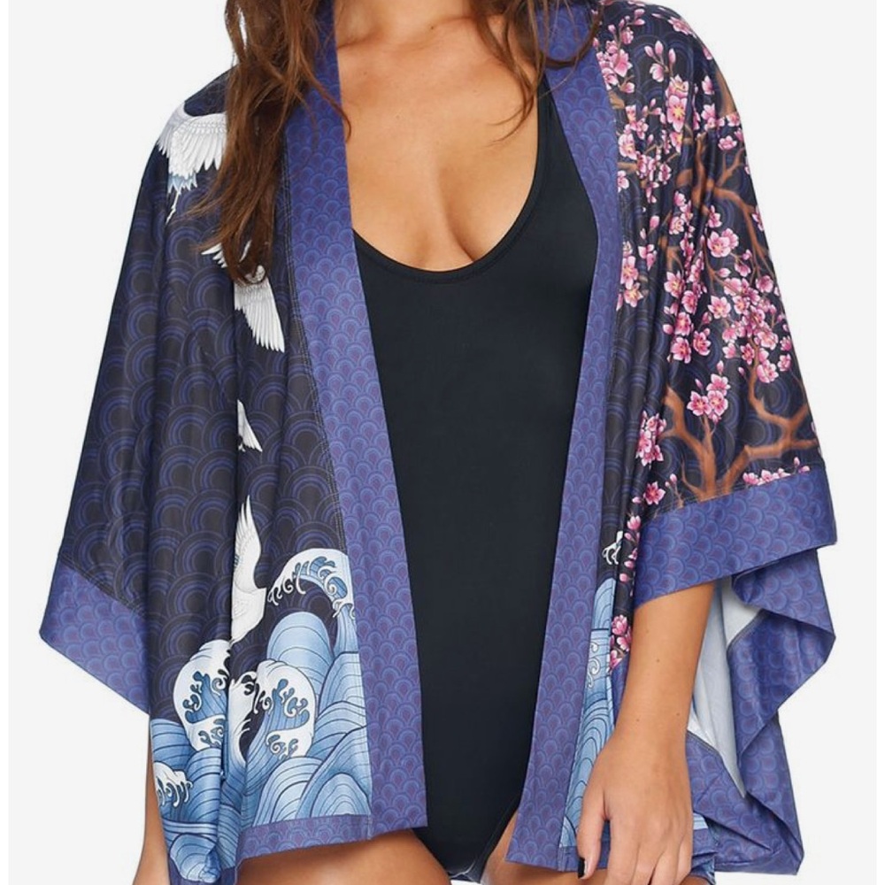 Flight of Tsuru short kimono
